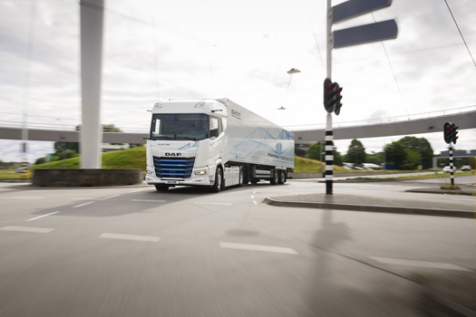 504-DAF-XF-Electric-Tractor